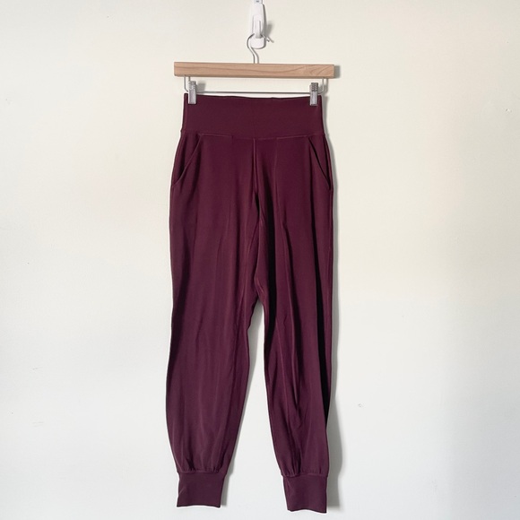 LULULEMON Nulu Align Jogger 4 Cassis 28” High Rise Legging Airport Travel Staple - Picture 2 of 14